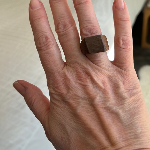 New Wood Ring Size 8 - Picture 1 of 5
